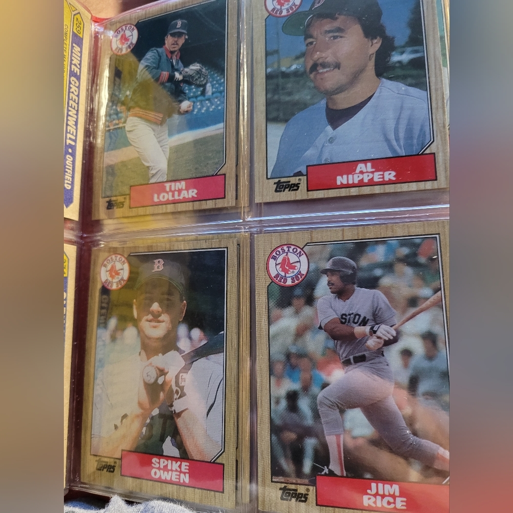 BOSTON RED SOX BASEBALL CARD TEAM SET.
